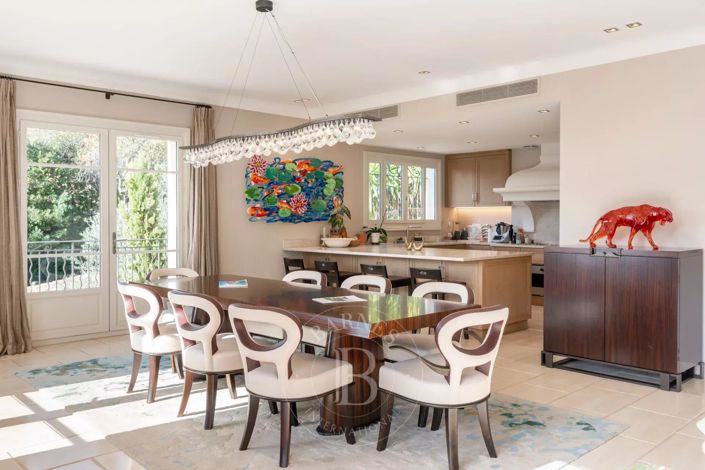 Image No.16-5 Bed House for sale