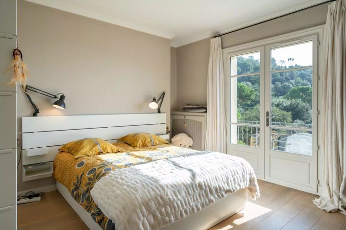 Image No.20-5 Bed House for sale