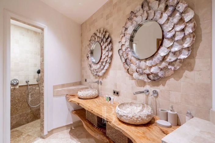 Image No.22-5 Bed House for sale