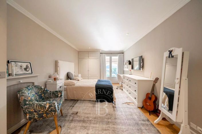 Image No.29-5 Bed House for sale