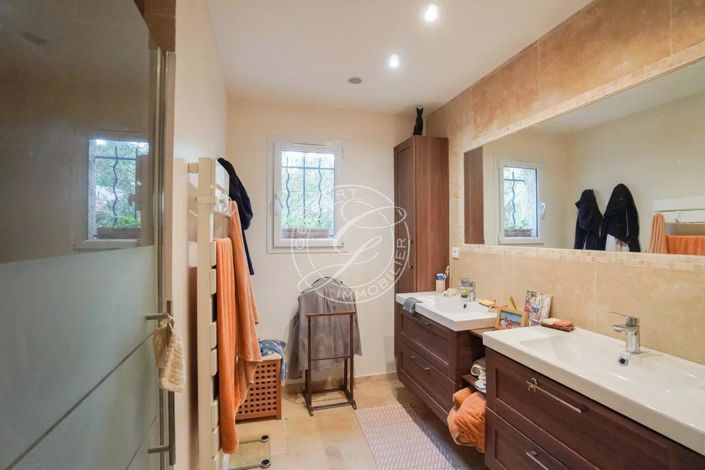 Image No.12-3 Bed House for sale