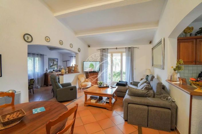 Image No.5-3 Bed House for sale