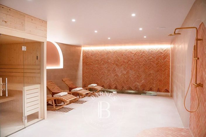 Image No.11-6 Bed House for sale