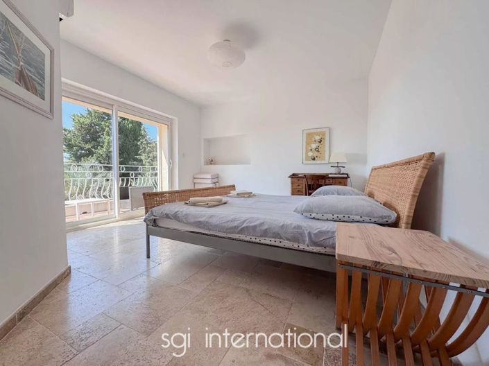 Image No.10-4 Bed House for sale