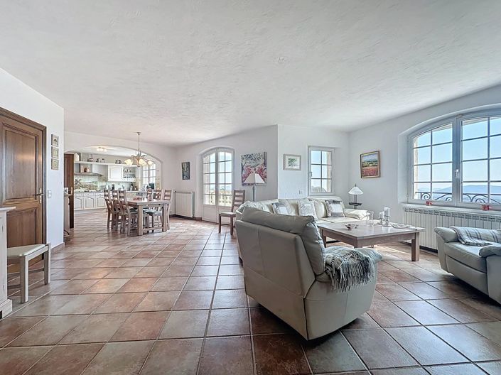 Image No.5-3 Bed House for sale