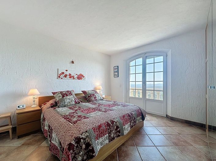 Image No.6-3 Bed House for sale