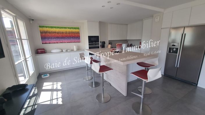 Image No.21-3 Bed Apartment for sale