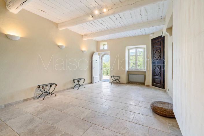 Image No.10-3 Bed House for sale