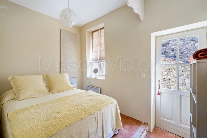 Image No.14-3 Bed House for sale