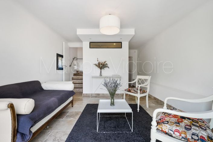 Image No.19-5 Bed House for sale