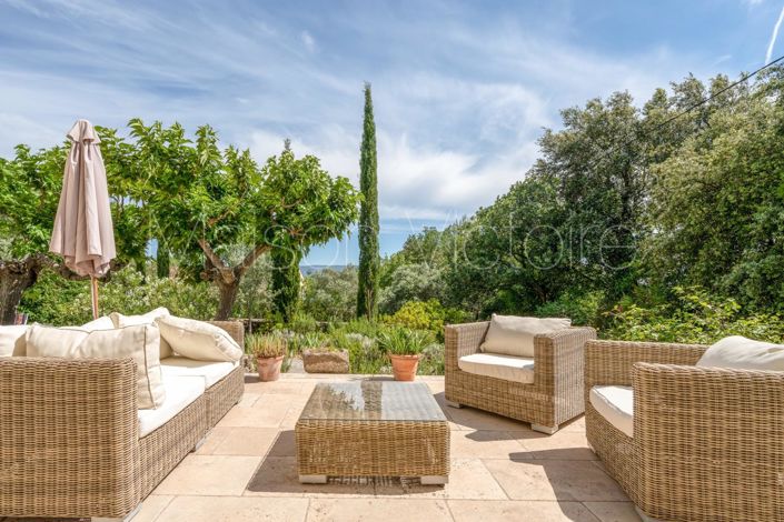 Image No.1-4 Bed House for sale