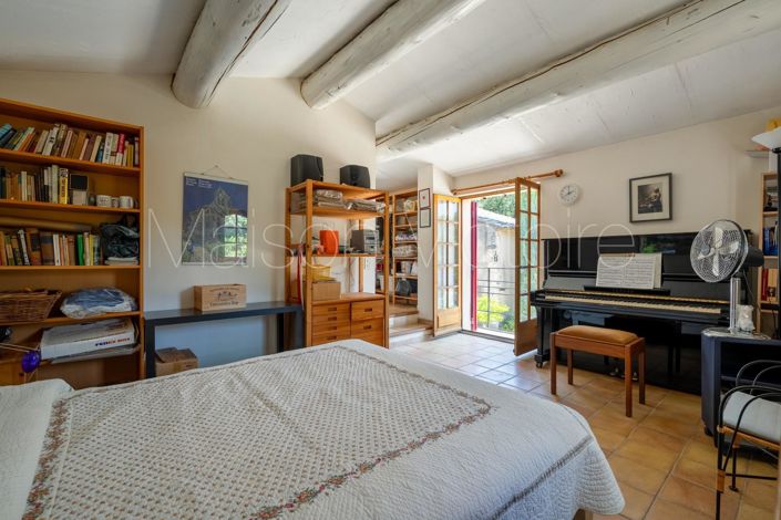 Image No.17-4 Bed House for sale