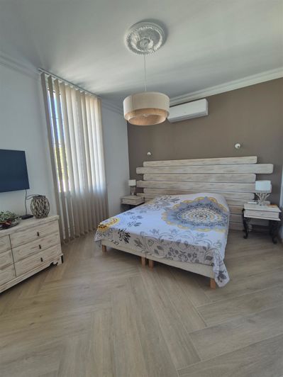 Image No.10-3 Bed House for sale