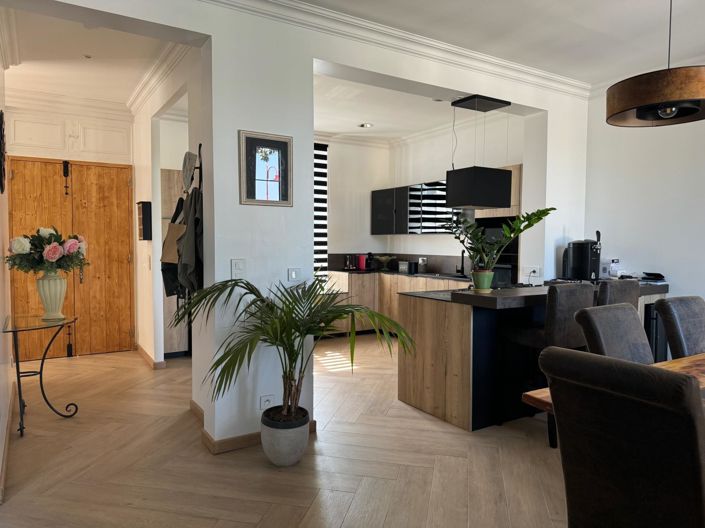 Image No.3-3 Bed House for sale