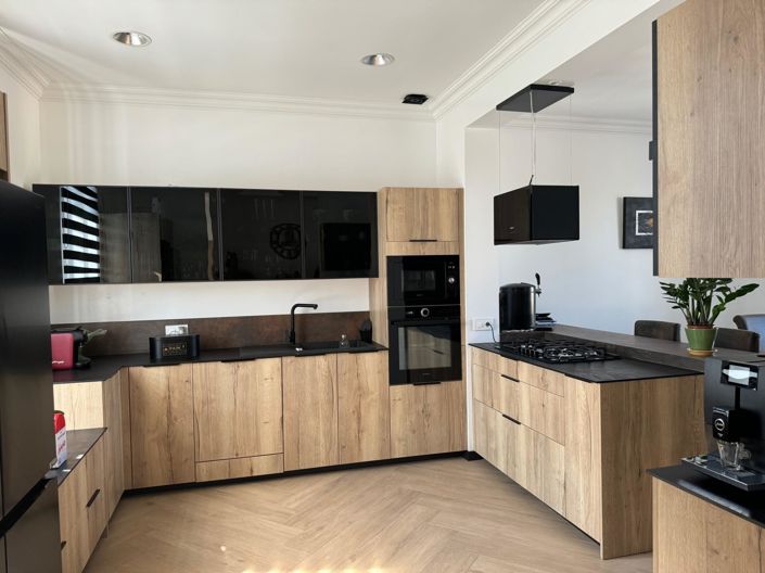 Image No.6-3 Bed House for sale