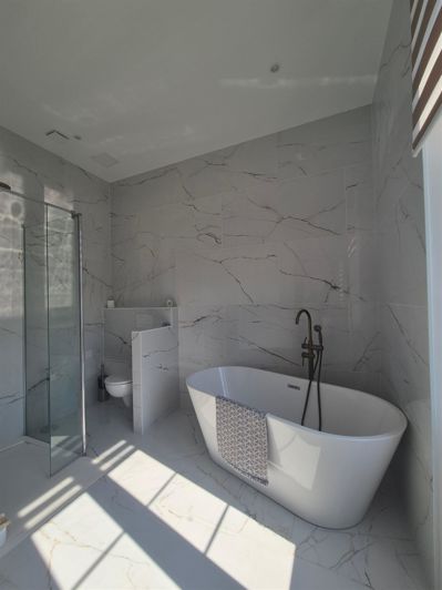 Image No.9-3 Bed House for sale