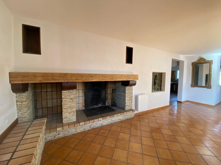 Image No.2-4 Bed House for sale