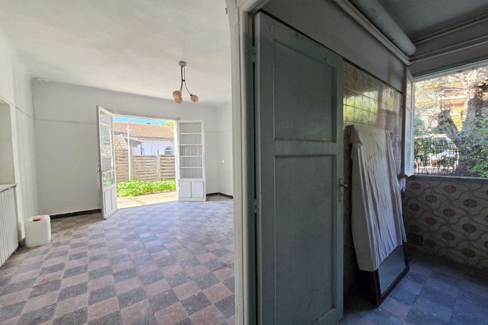 Image No.10-6 Bed House for sale