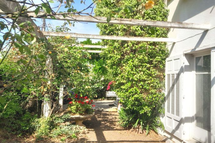 Image No.12-6 Bed House for sale