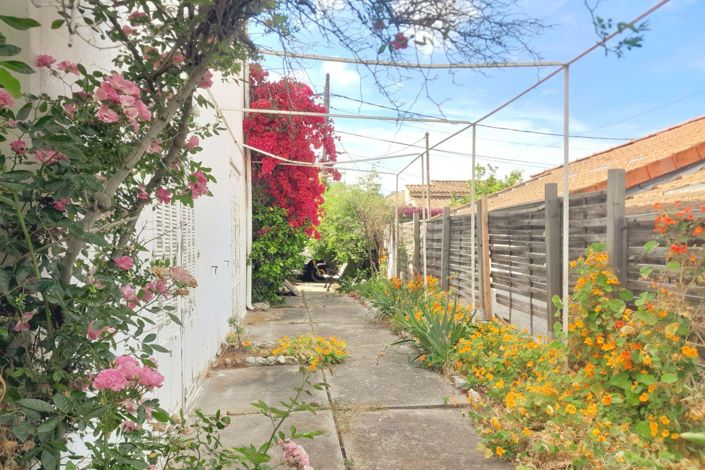 Image No.13-6 Bed House for sale