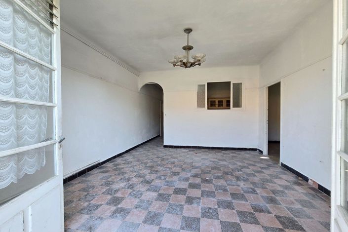 Image No.6-6 Bed House for sale