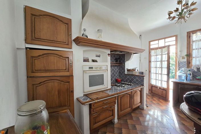 Image No.9-6 Bed House for sale