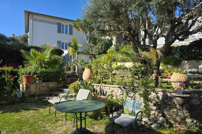 Image No.10-3 Bed House for sale