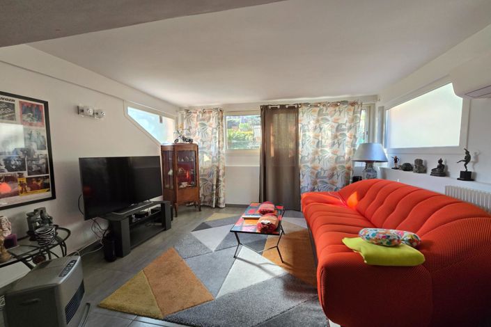 Image No.15-3 Bed House for sale