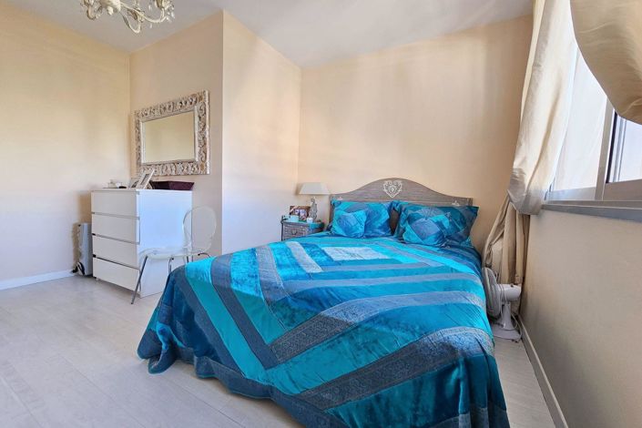 Image No.11-3 Bed Apartment for sale