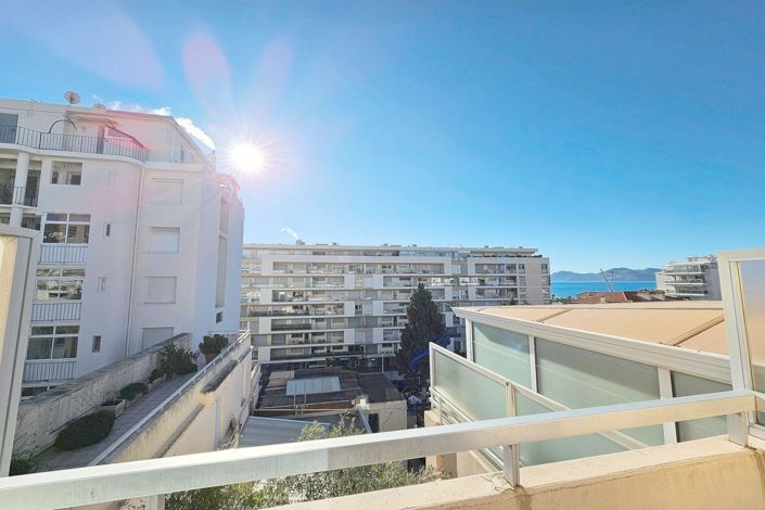 Image No.18-3 Bed Apartment for sale