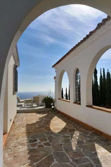 Image No.11-3 Bed House for sale