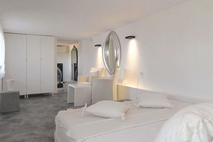 Image No.14-3 Bed House for sale