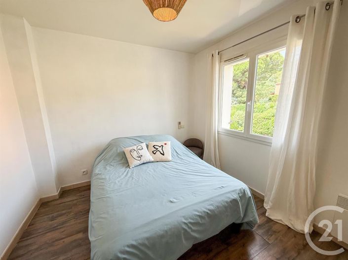 Image No.10-3 Bed House for sale