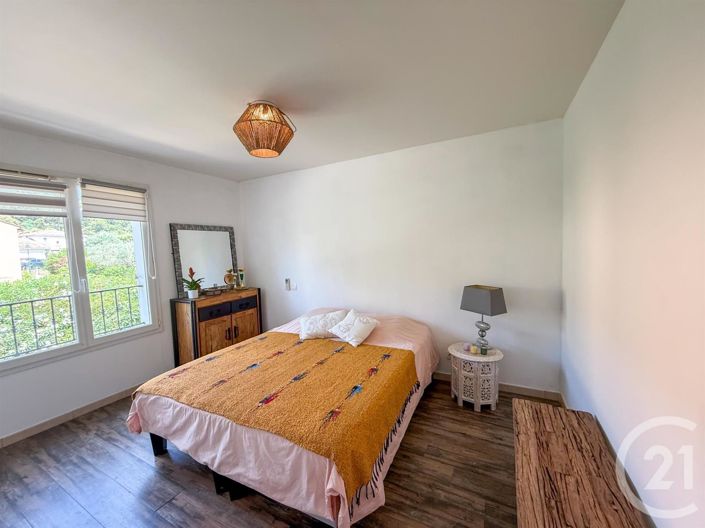 Image No.12-3 Bed House for sale