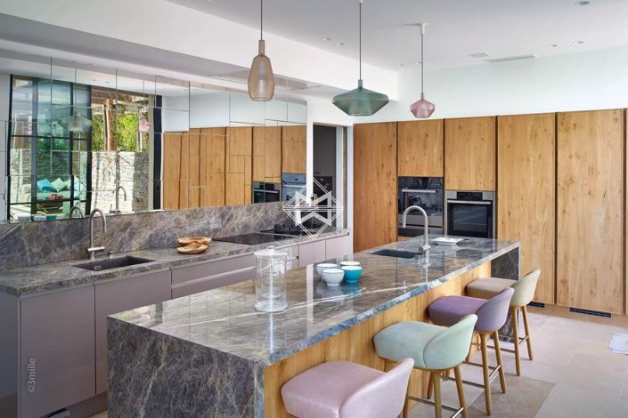 Image No.10-11 Bed House for sale