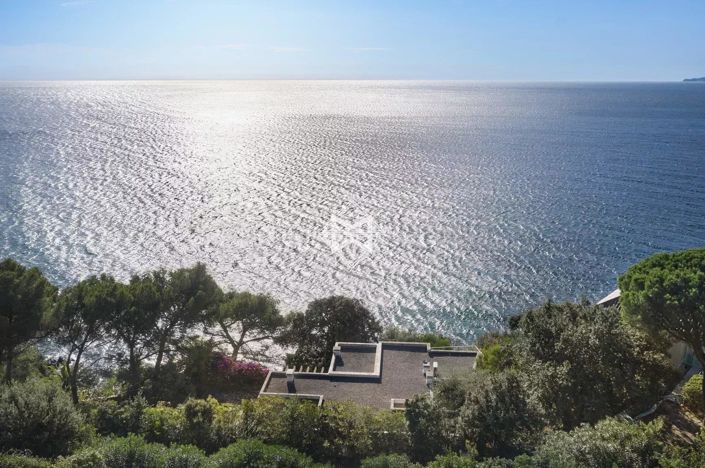 Image No.3-8 Bed House for sale