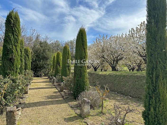 Image No.7-8 Bed House for sale