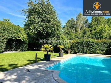 1 - Lons-le-Saunier, House