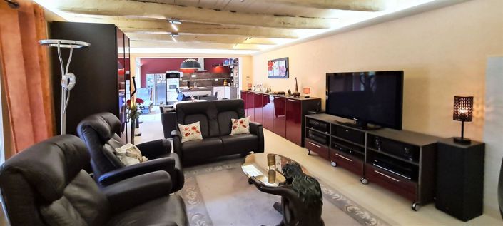 Image No.9-6 Bed House for sale