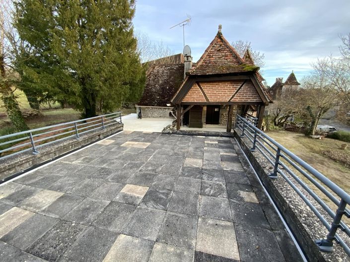 Image No.17-4 Bed House for sale