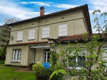 5 Bed House for sale