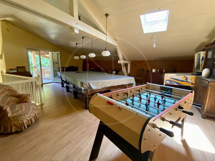 Image No.9-5 Bed House for sale