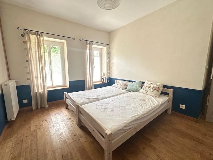 Image No.10-4 Bed House for sale