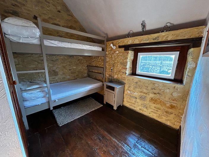 Image No.17-20 Bed House for sale