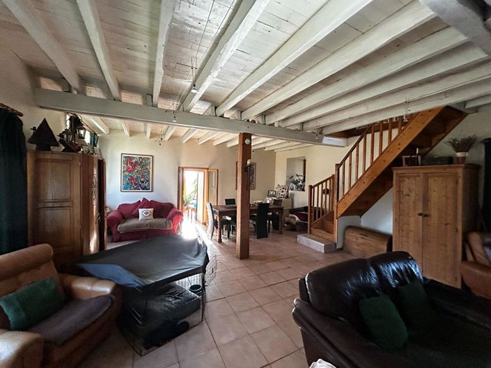 Image No.8-20 Bed House for sale