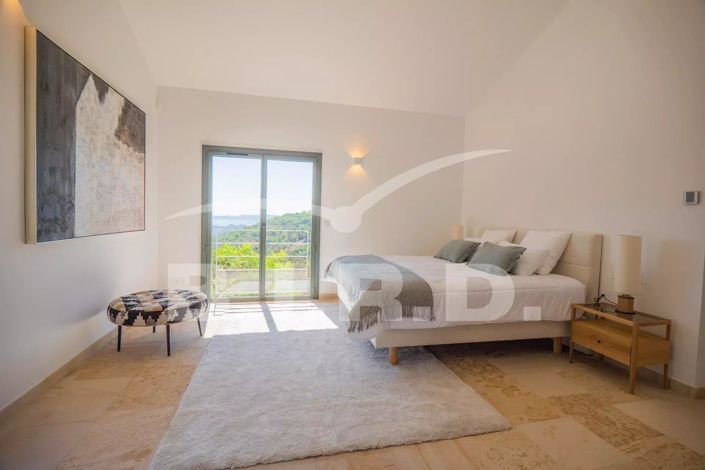 Image No.11-4 Bed House for sale