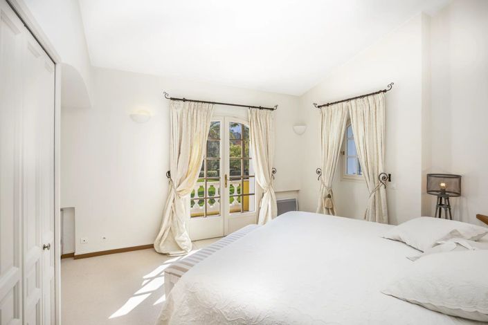 Image No.14-4 Bed House for sale