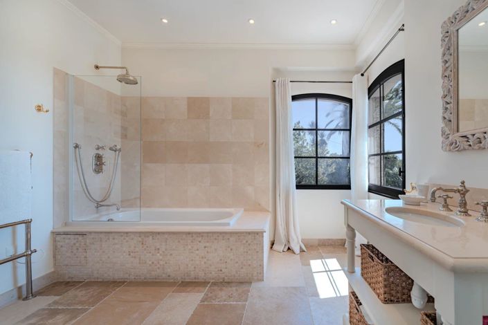 Image No.21-5 Bed House for sale