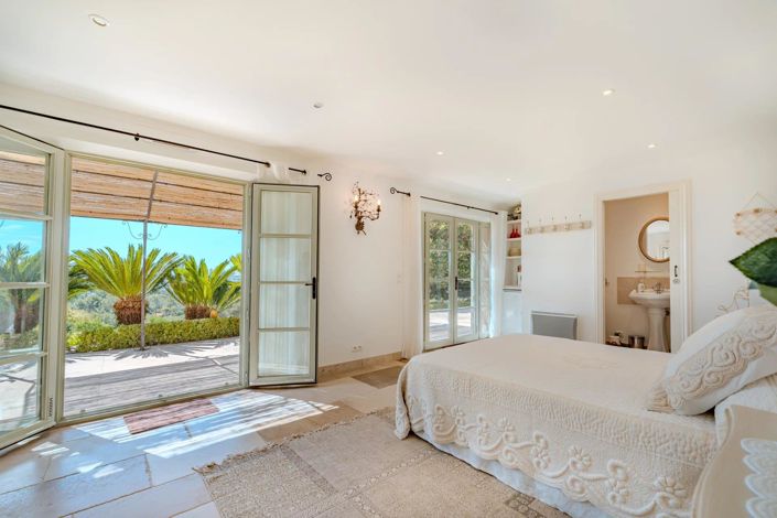 Image No.22-5 Bed House for sale