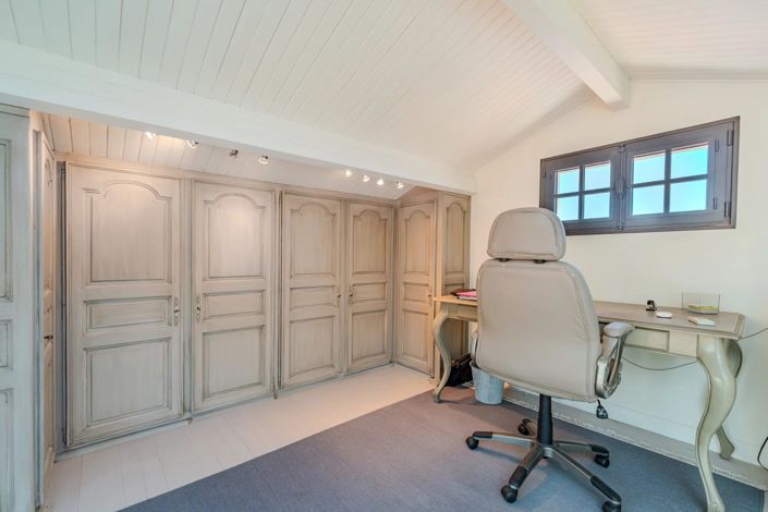 Image No.23-5 Bed House for sale